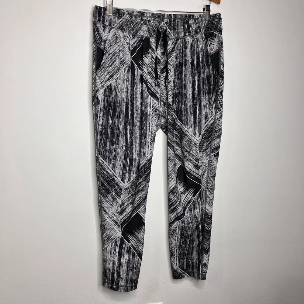 Lululemon  Jet Set pants‎ lightweight athletic pants size 10 - Image 2