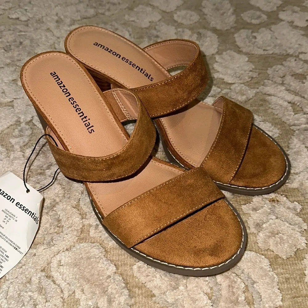 Amazon Essentials Shoes Brown Size 7 - Image 2