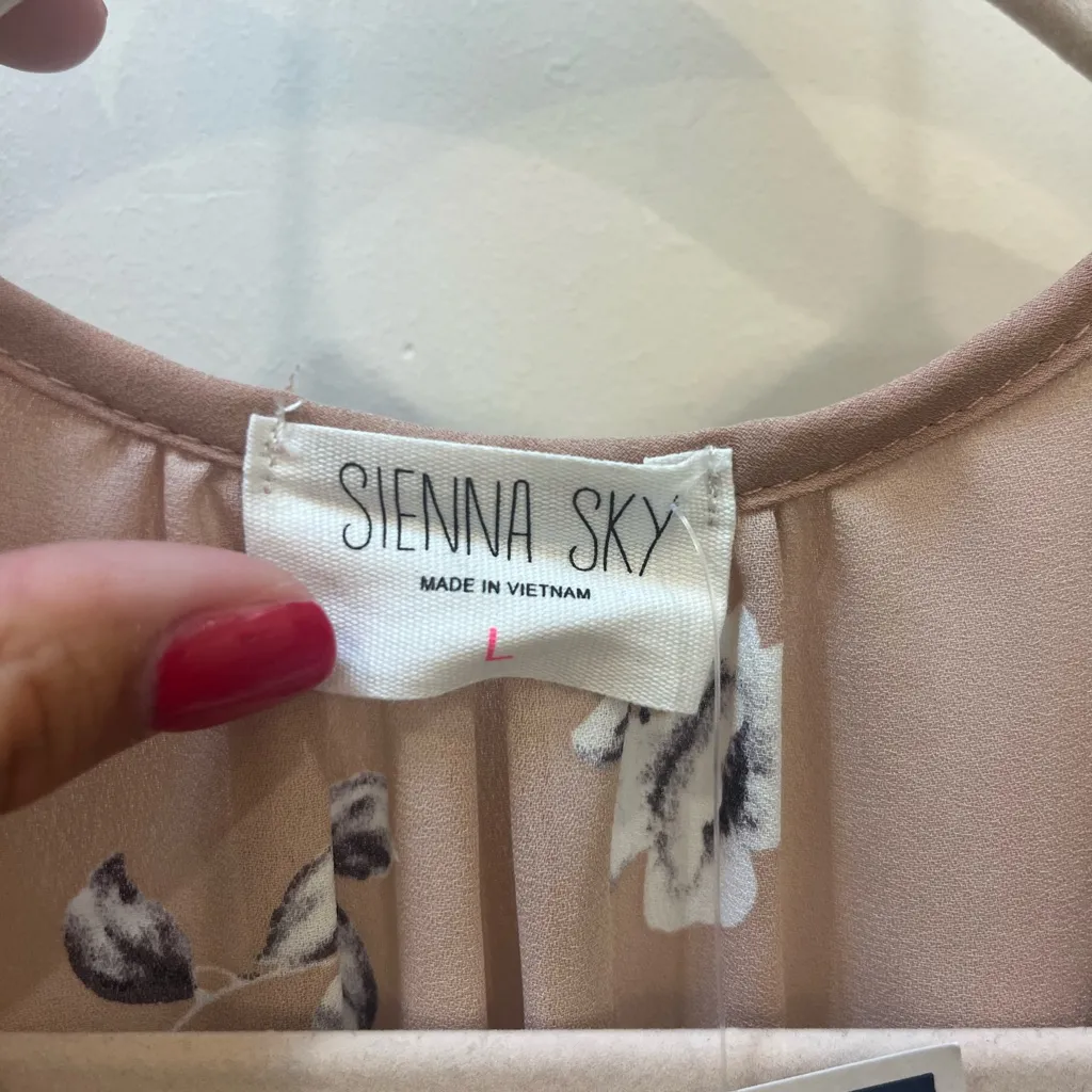 NWT SIENNA SKY peplum blouse size large - Image 2