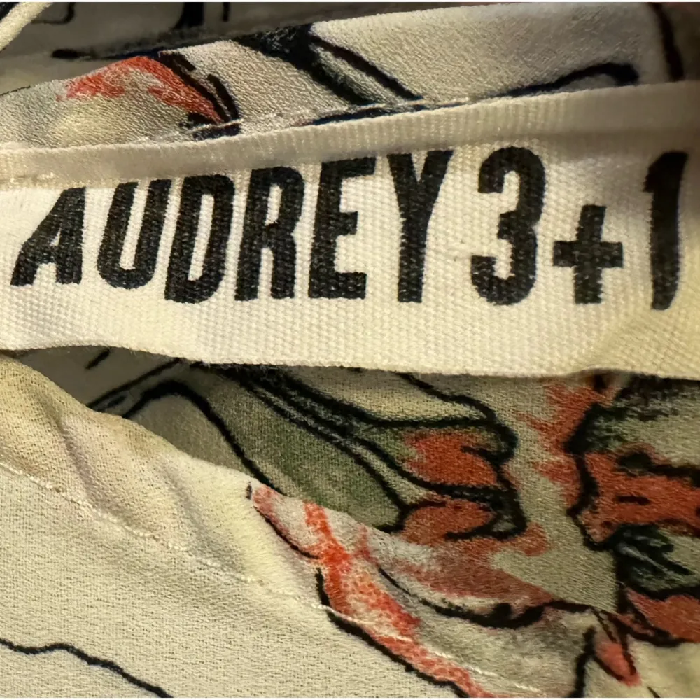 Audrey 3+1  PLUNGE V Neck HALTER TOP - Image 3