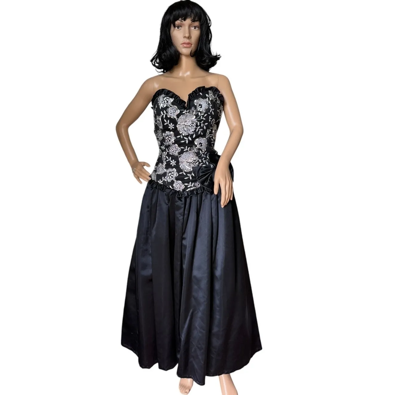 1980s Black Satin & Silver Beaded Strapless Evening Gown – ILGWU USA Medium - Image 2