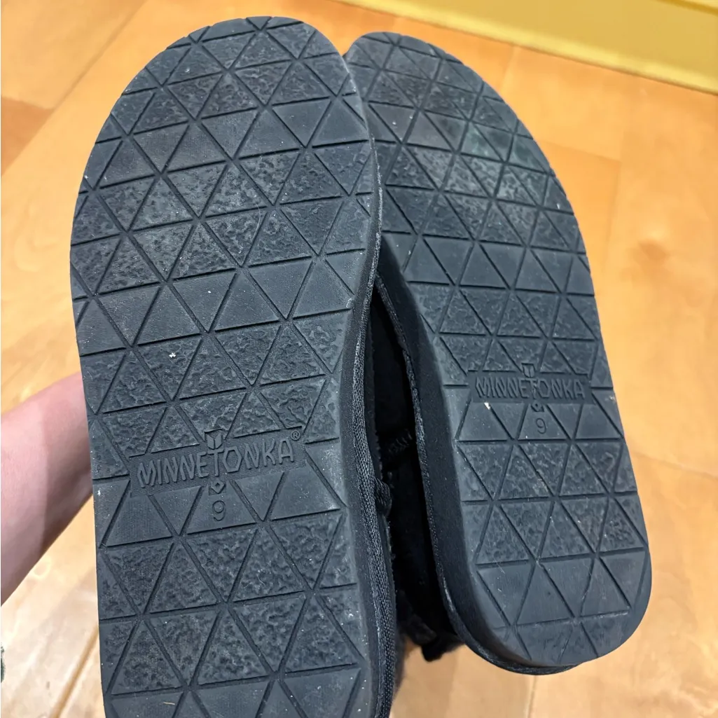 Minnetonka suede  shearling snow boots black sz 9 - Image 5