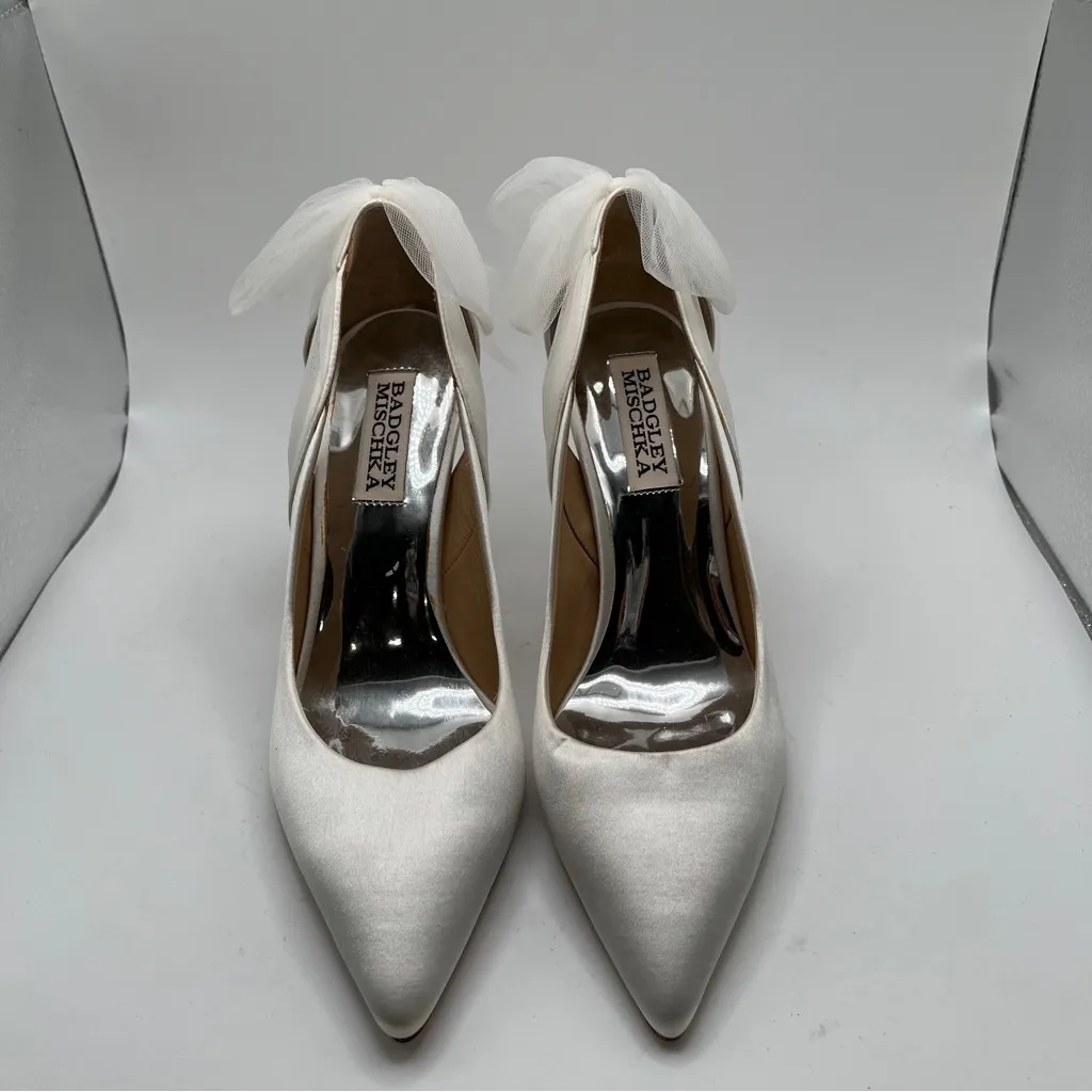Badgley Mischka Kinsley Pointed Toe Bridal Shoes with Bows white silk SZ 9 NWOB - Image 4