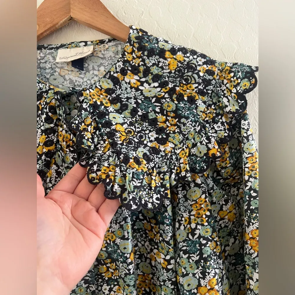 Universal Threads Universal Thread Floral Blouse sz L - Image 4