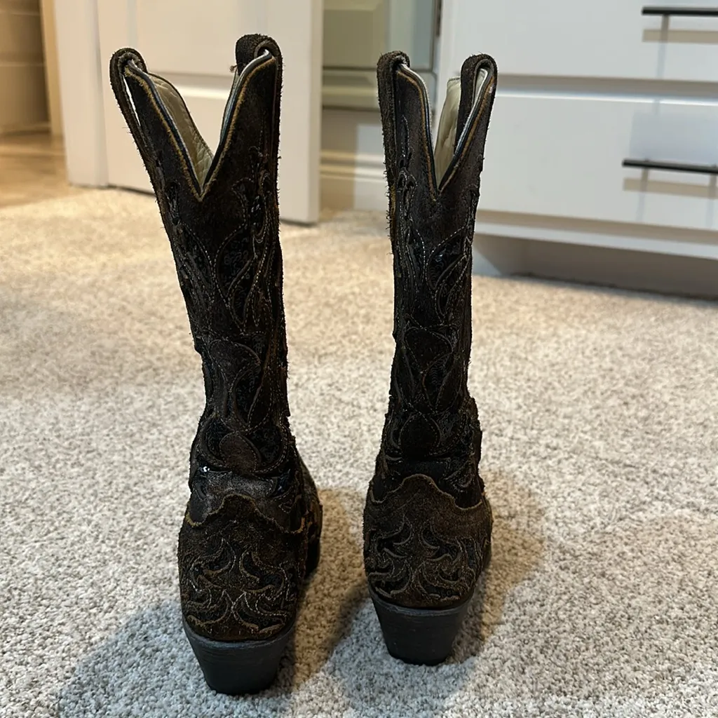 Corral  Brown and Black Embroidered Cowgirl Boots - Image 3