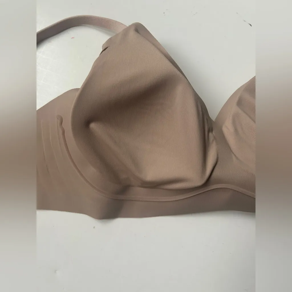 EBY Relief Wireless Bra Size Small - Image 3