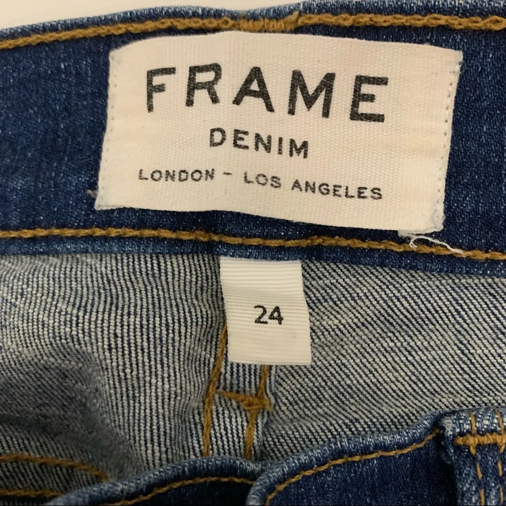 EUC Frame Le Skinny De Jeanne York Wash Tulip Hem Jeans Size 24 - Image 2