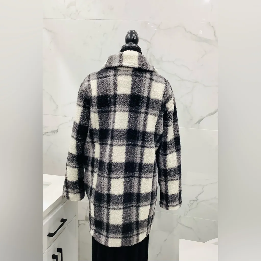 Comfy soft casual wear short coat/ jacket 🖤🤍🖤 - Image 6