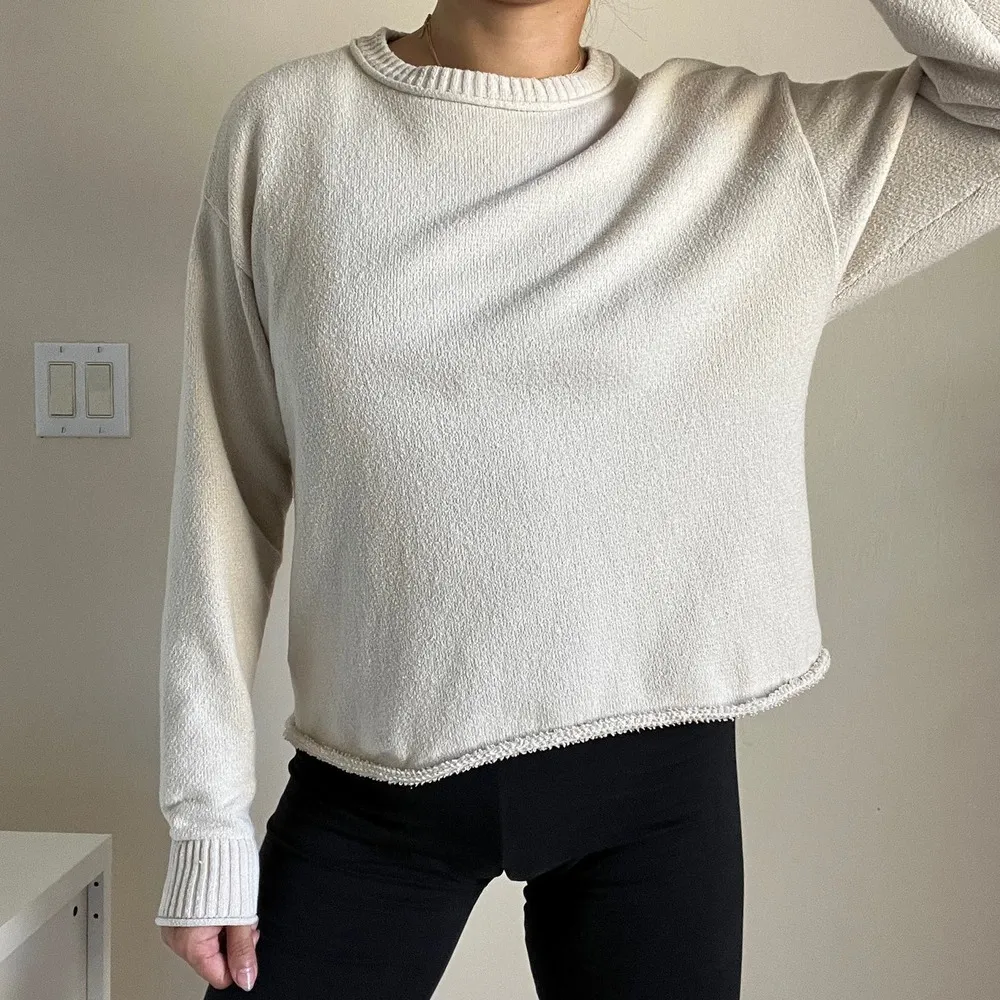 Elizabeth and James Cream Oatmeal Crewneck Cozy Sweatshirt Size XS - Image 9