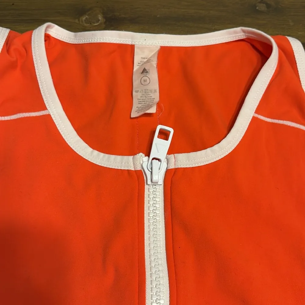 Balance Athletica Isotope Sports Bra Crop Top Orange White Zipper Logo M - Image 3