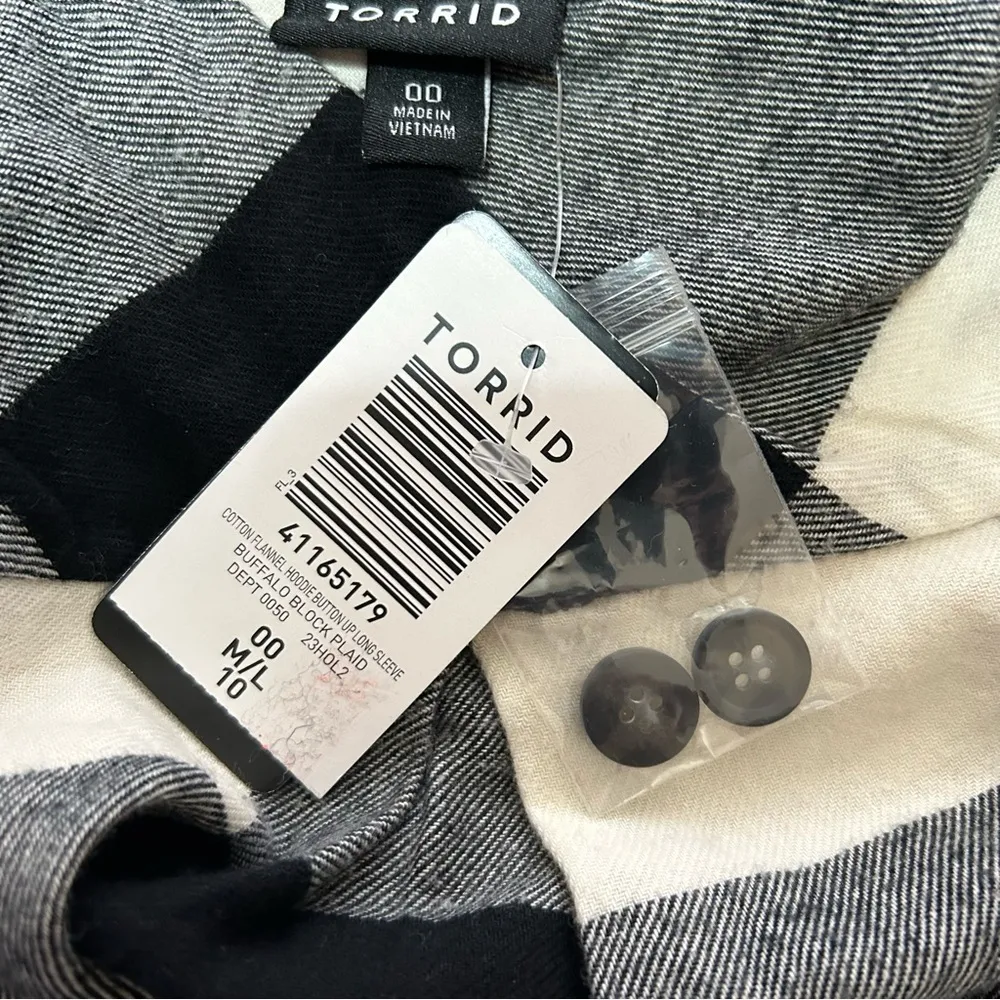 Torrid Cotton Flannel Hoodie Buffalo Plaid Button Up Long Sleeve Top - Image 5