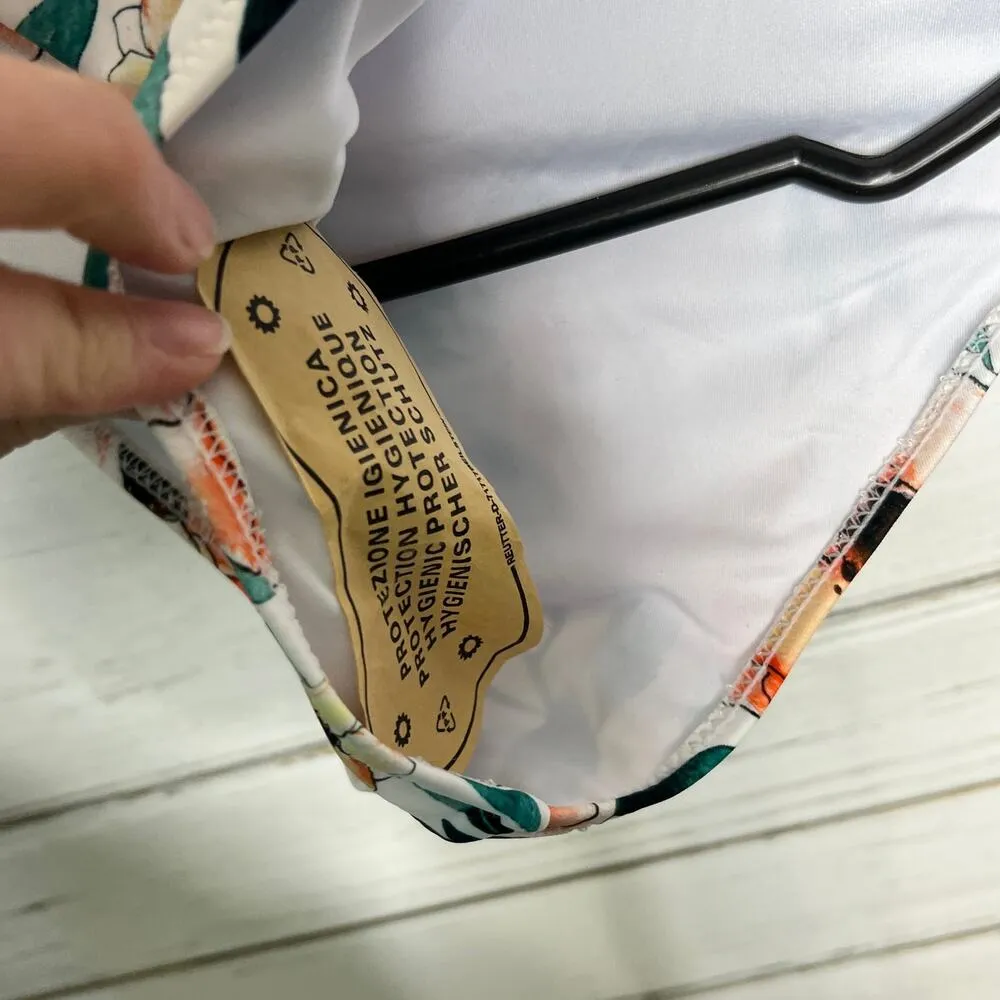 Cupshe Miss You Poppy One Piece Swimsuit Floral Stripe Size Large - Image 10