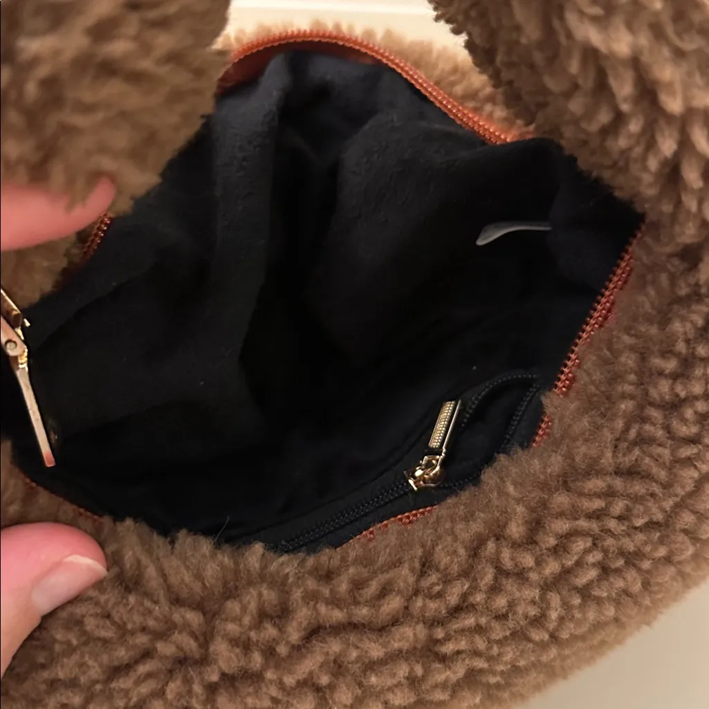 Cozy Brown Shearling Handbag - Image 5