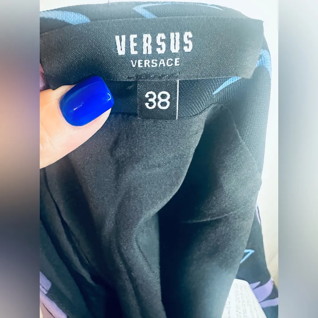 Authentic Gianni Versace Versus Leaf - Image 8