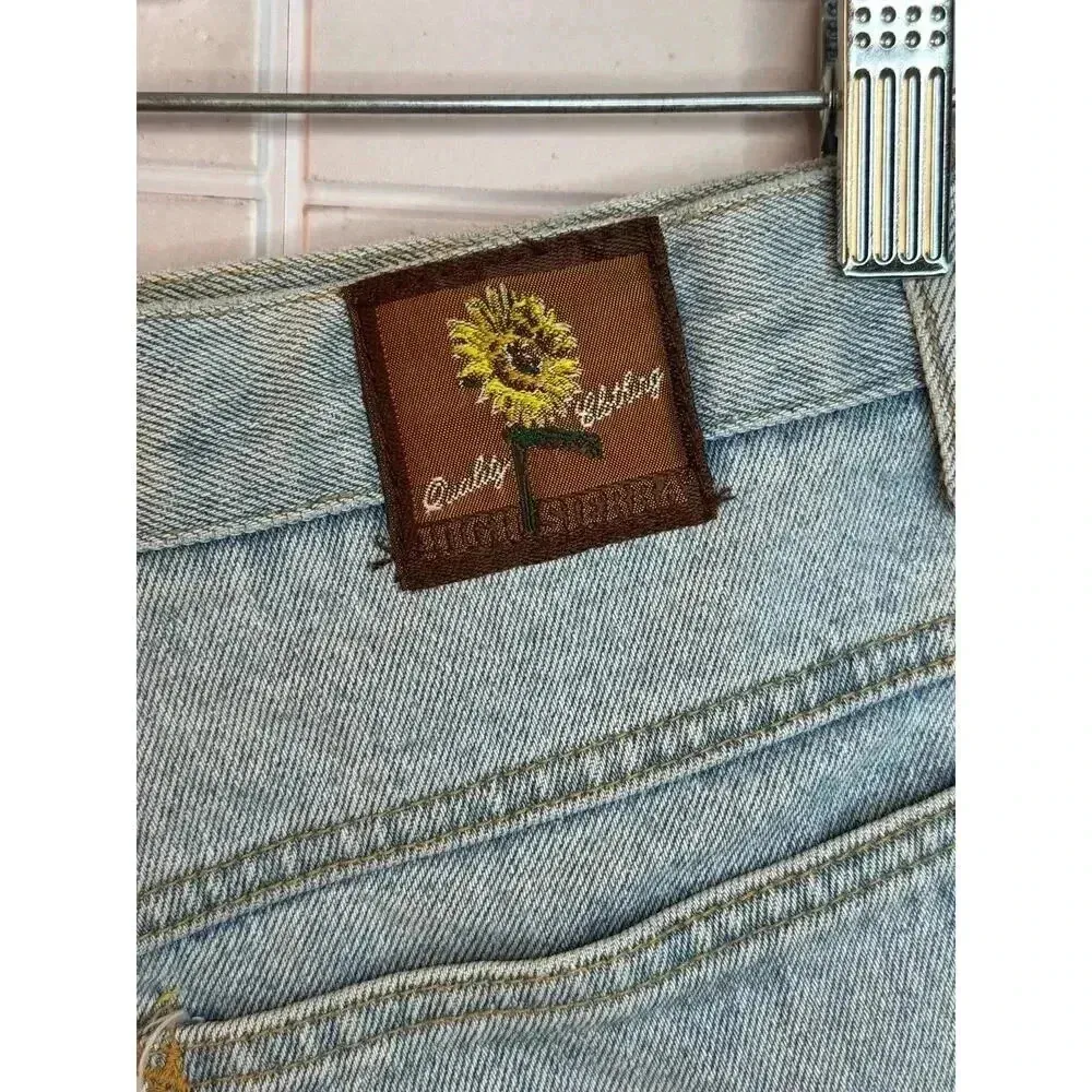 High Sierra Vintage Women's Shorts - Size 12 - 100% Cotton - Late 90s - Image 3