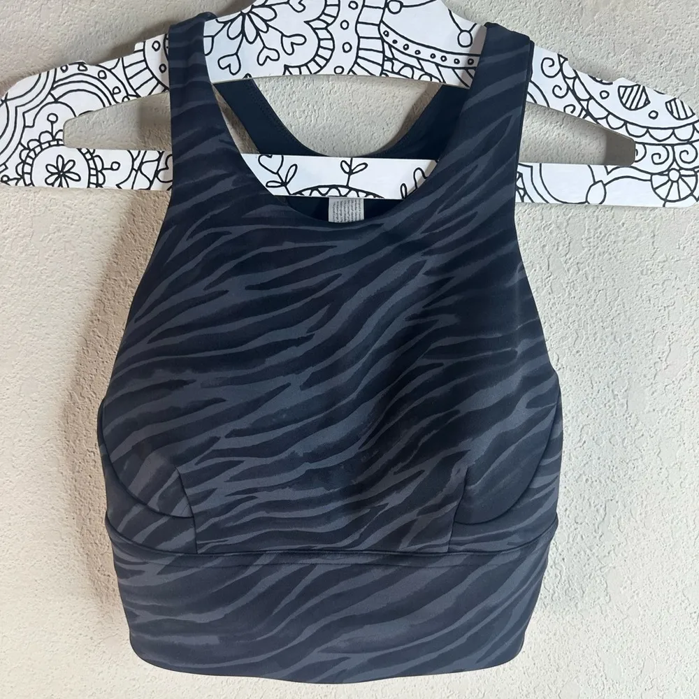 Lululemon Wunder Train Long-Line Bra Medium Support, C/D Cups size 4 - Image 2