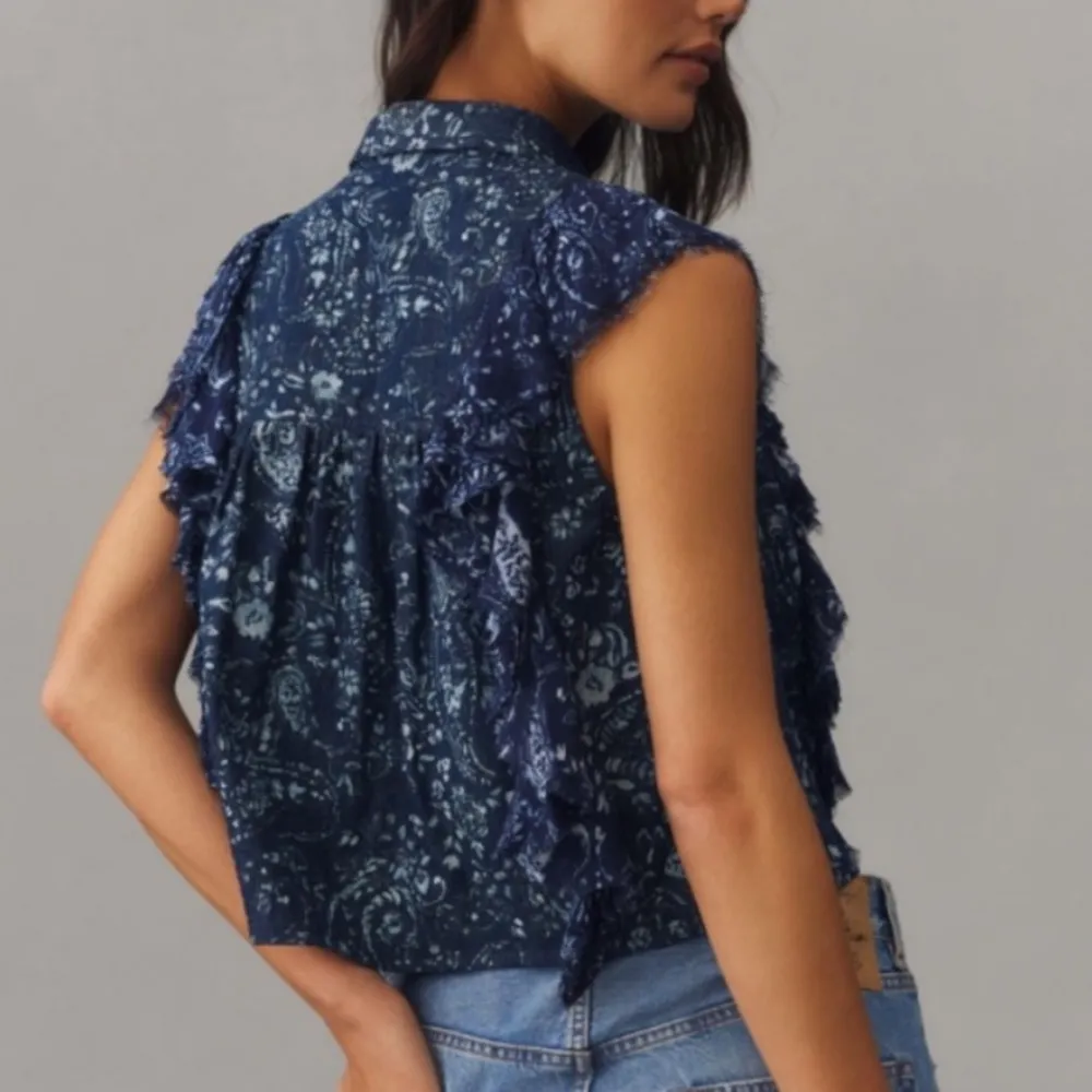 Pilcro Sleeveless Button Down Denim Top - Image 10