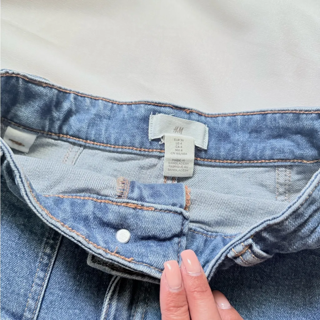 H&M Dark Denim Shorts - Image 4