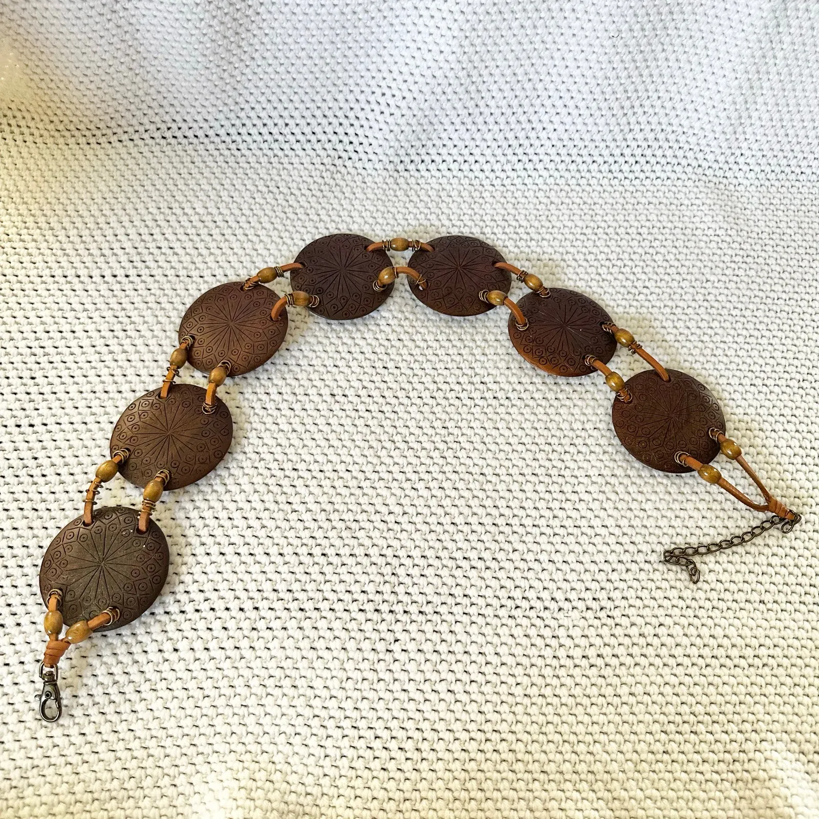 Vintage Unmarked Leather Double Strap Wooden Carved Medallion Disc Waist Belt OS Brown - Image 7