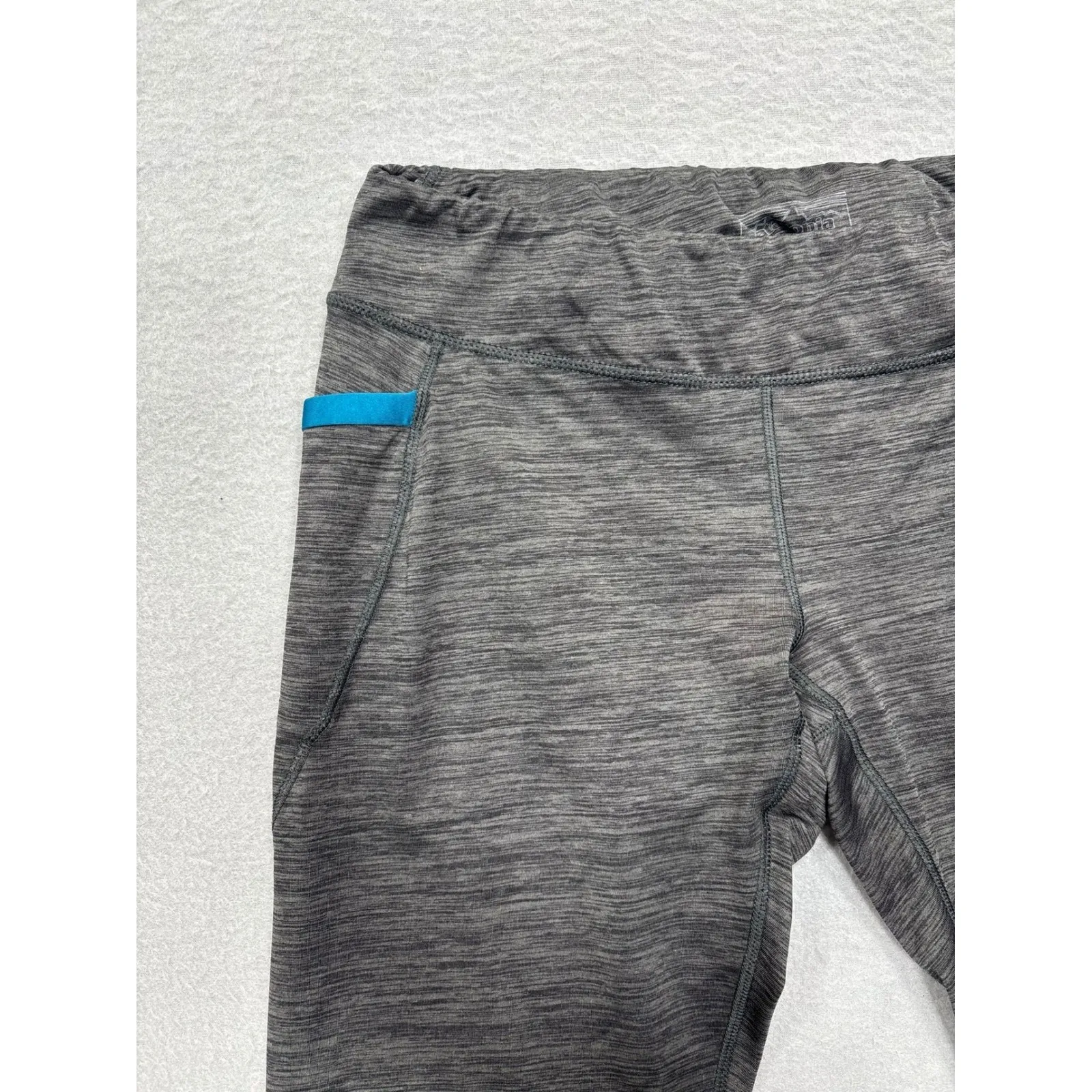 Patagonia Small Women's Diversifly Capris Dark Heathered Gray Capris Pants - Image 4