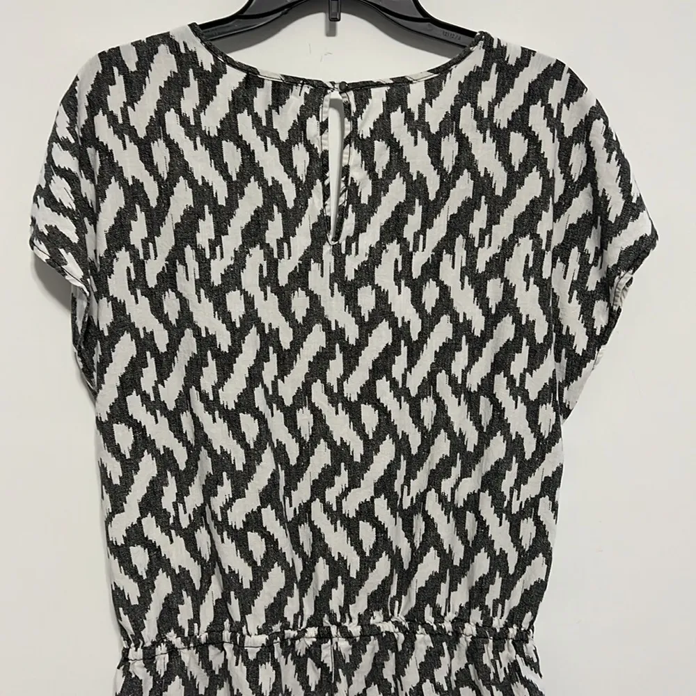 J Crew V Neck Romper with Tie Black and White Size Small - Image 6