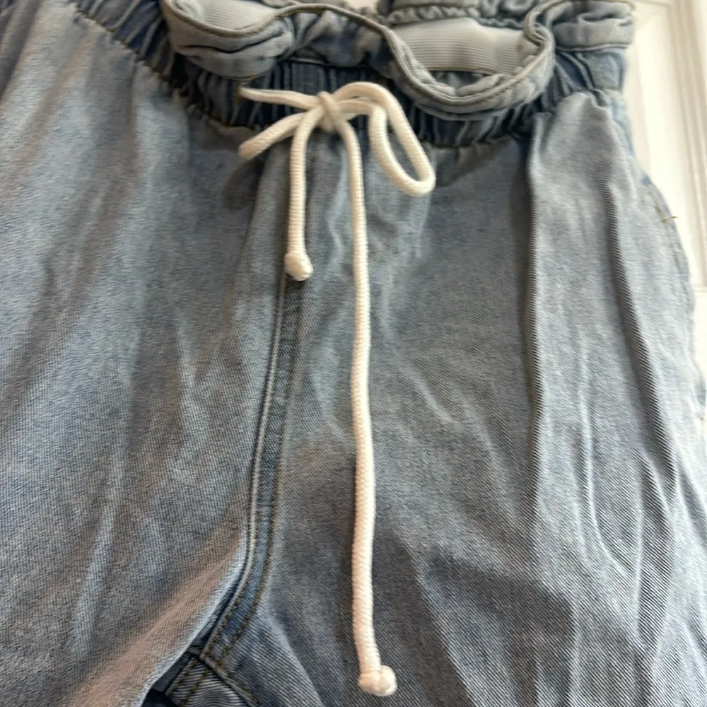 Sadie & Sage Blue Jean Ruffle Waist Joggers - Image 5