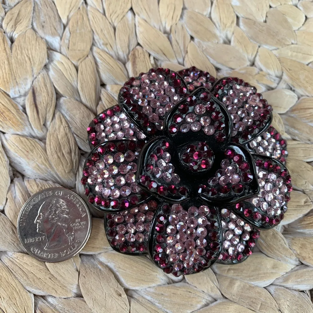 Vintage Estate Sale 3D floral pin brooch - Image 7