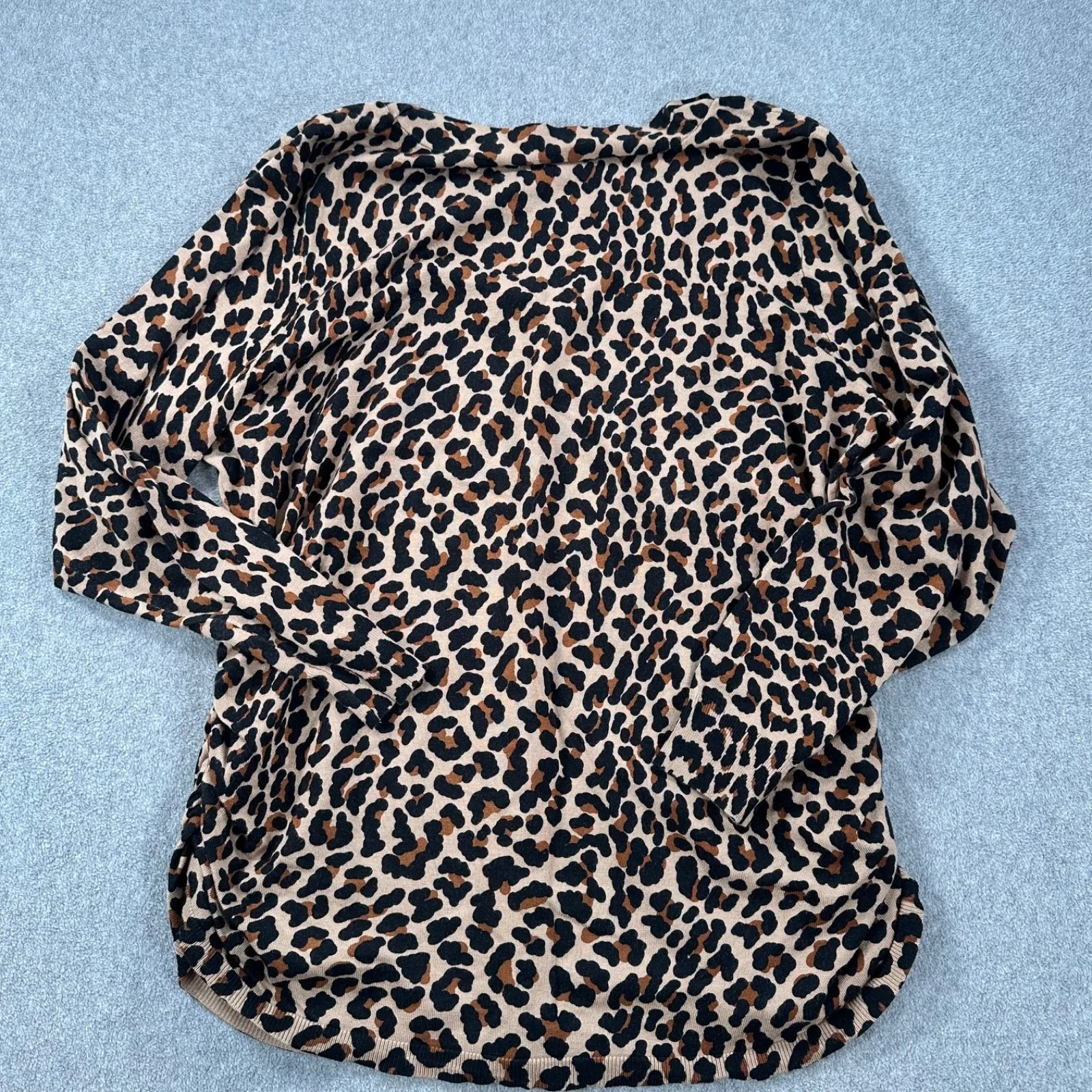 Lane Bryant Leopard Print Ruched Side Sweater Top Size 26/28 V-Neck Brown Black - Image 9