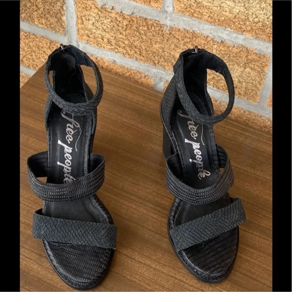 Free people platform shoes size 6 - Image 3