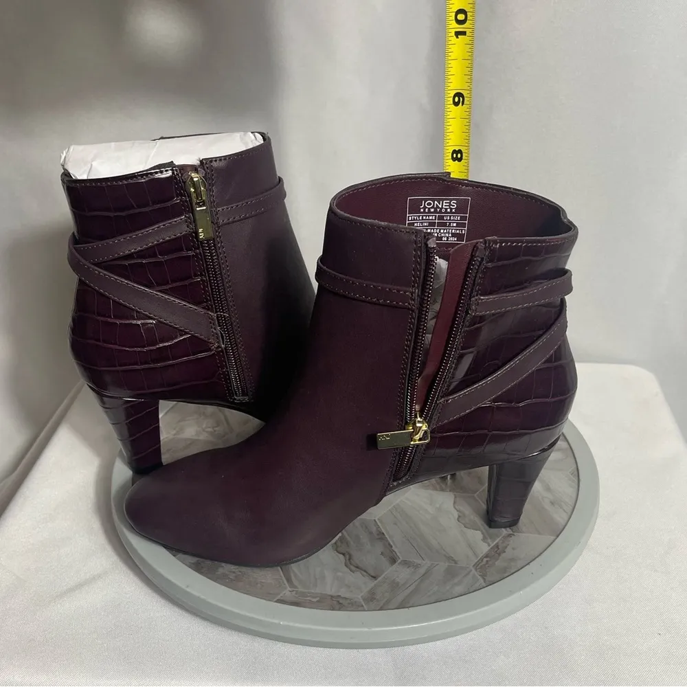 Jones New York Helini Burgundy Croc Strap Ankle Booties 7.5M NIB 3” Heel - Image 9