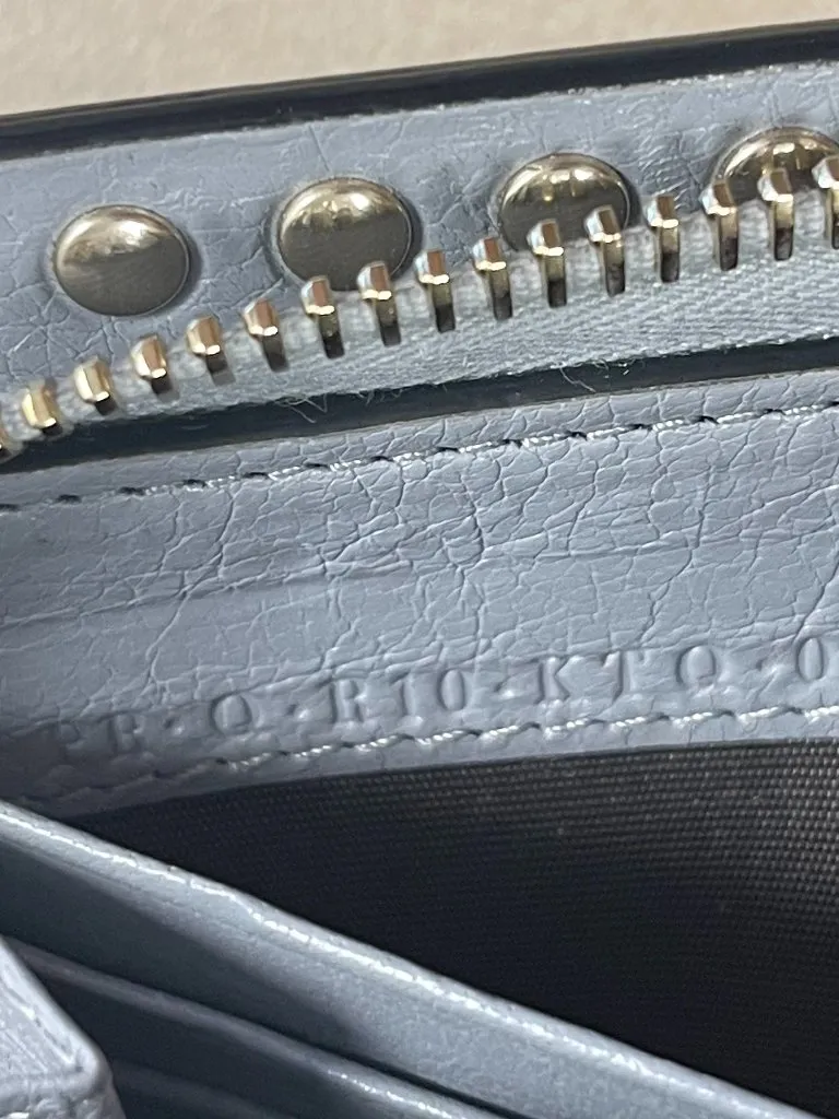 Valentino Garavani Rockstud Leather Continental Zippy Wallet - Grey - Preowned - Image 4