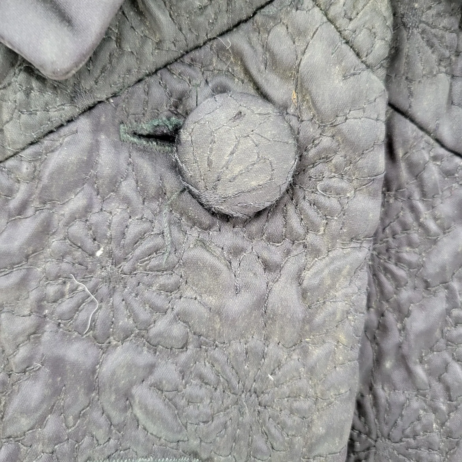 VTG Womens Dress Coat Sm Black Quilted Floral‎ Embellished Puff Sleeve Size 2P - Image 4