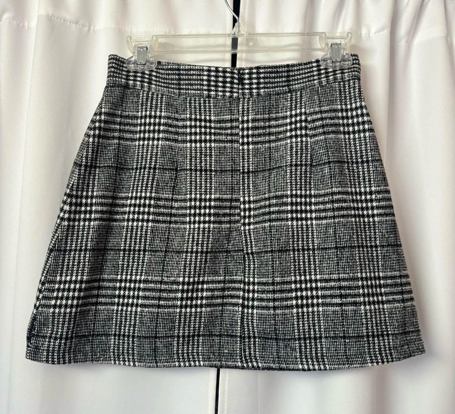 Black & White Kawaii Plaid Mini Skirt Size Medium - Image 2