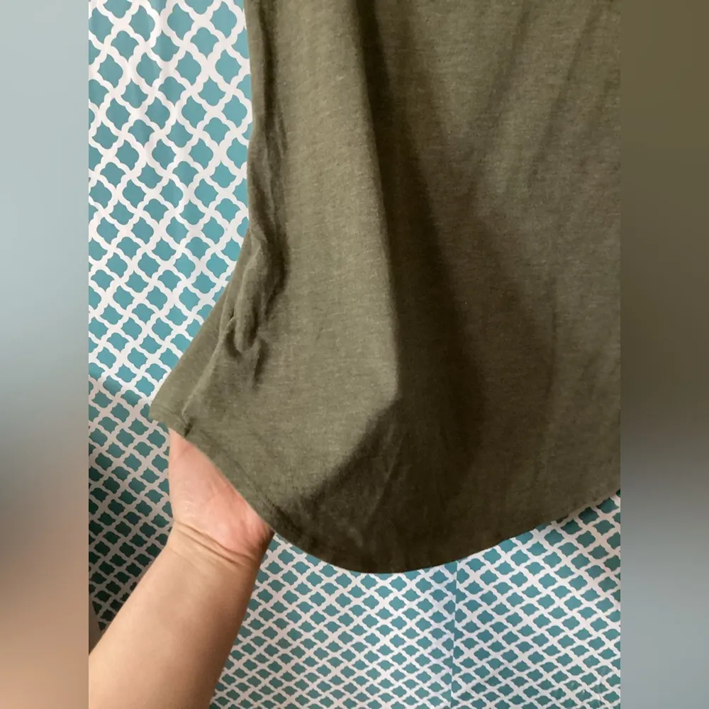 Lucky Brand Olive green Graphic Tee women’s size large - Image 8