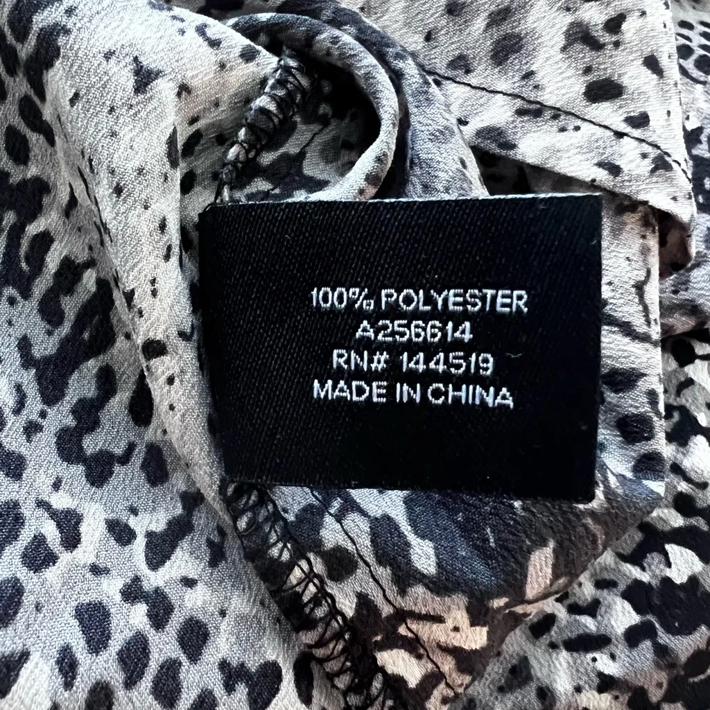 Walter Baker Snake Print Button-Up blouse long sleeve lightweight 1X - Image 6