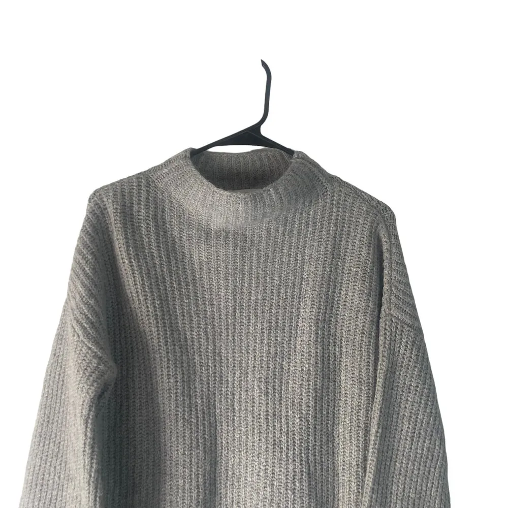 Rachel Zoe Women's‎ Size XS Classic Basic Grey Knit Sweater - Image 3
