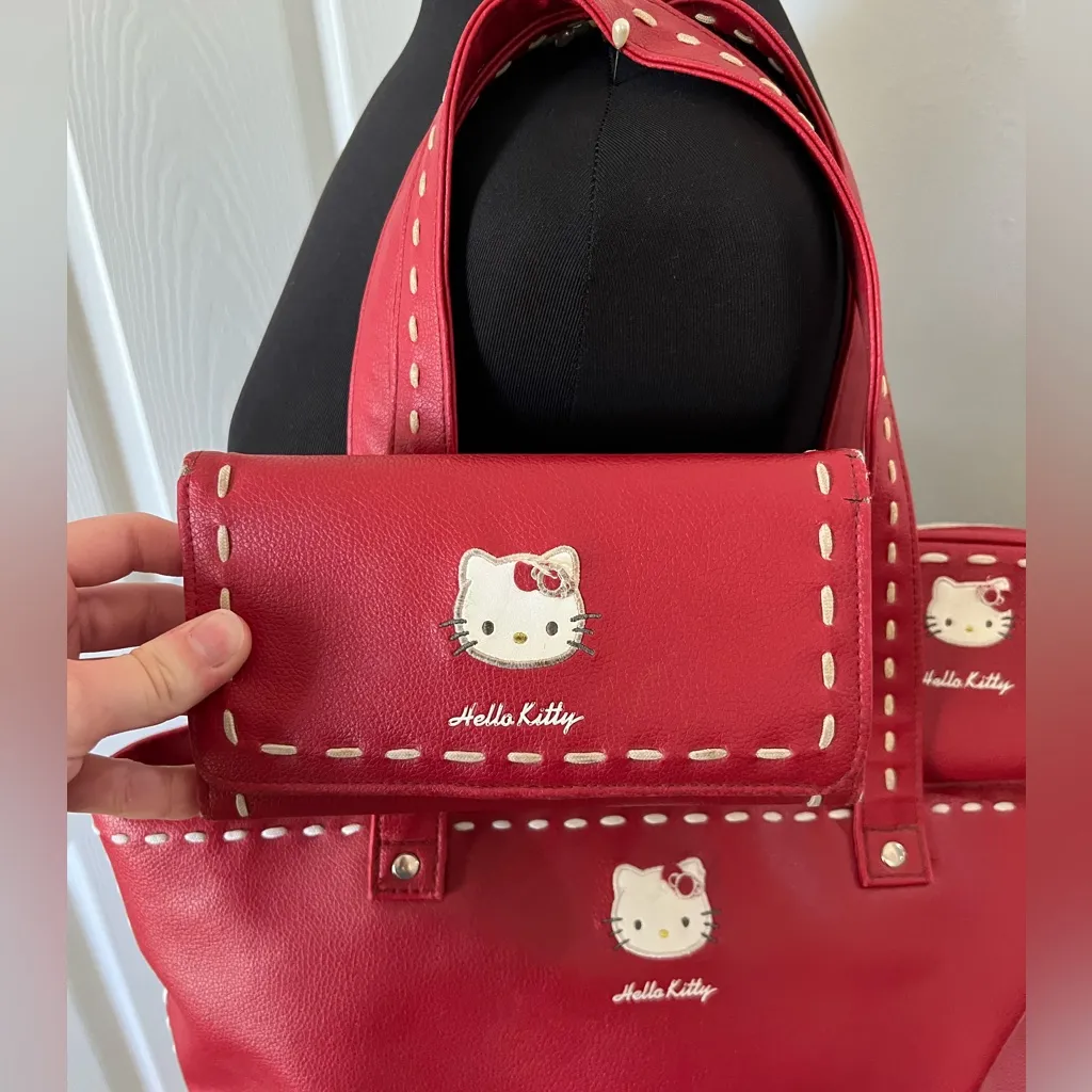 Vintage Y2K 2005 Hello kitty Sanrio red leather shoulder bag/coin purse/wallet - Image 3