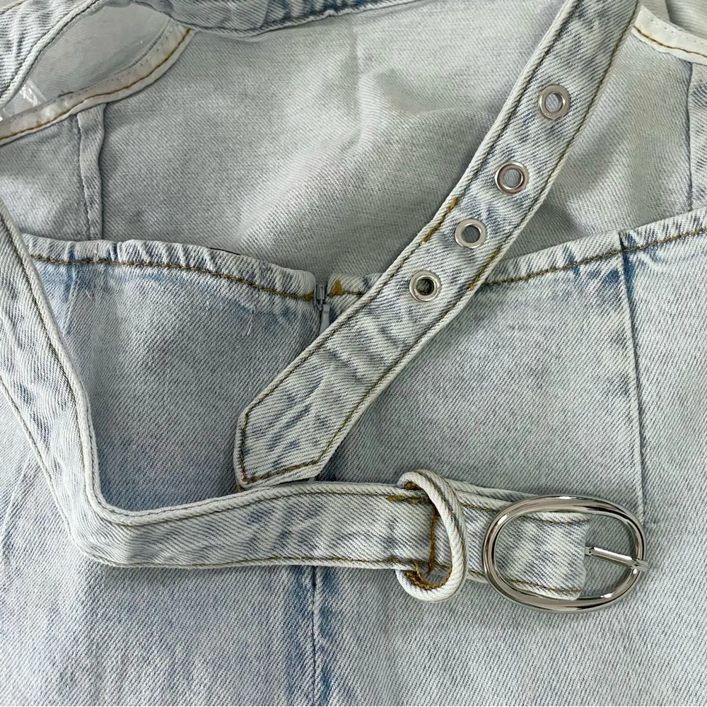 New  Cut Out Waist Belted Denim Mini Skirt Super Light Size Large - Image 12