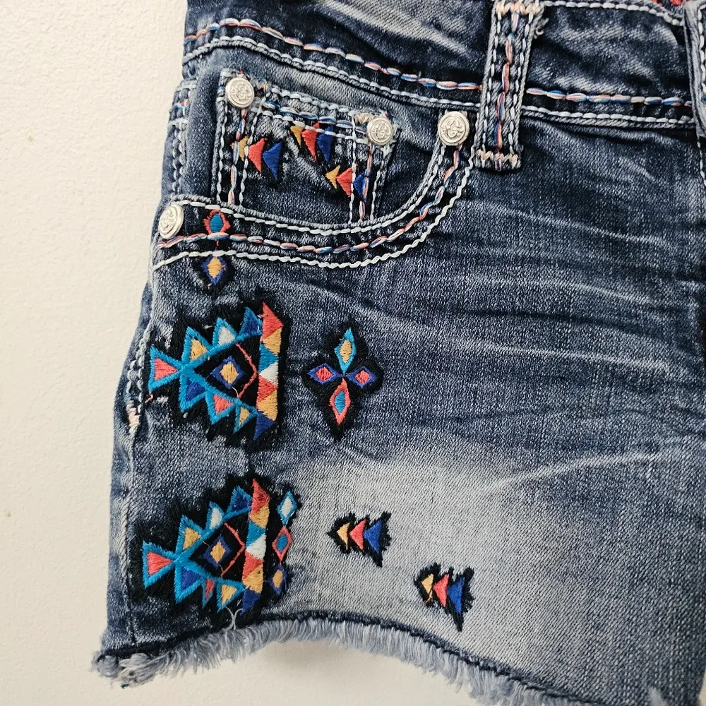 Grace In LA Dark Wash Aztec Embroidered Lowrise Denim Shorts Size 28 - Image 2