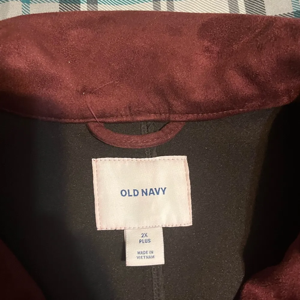 Women’s maroon old navy jacket 2X - Image 2