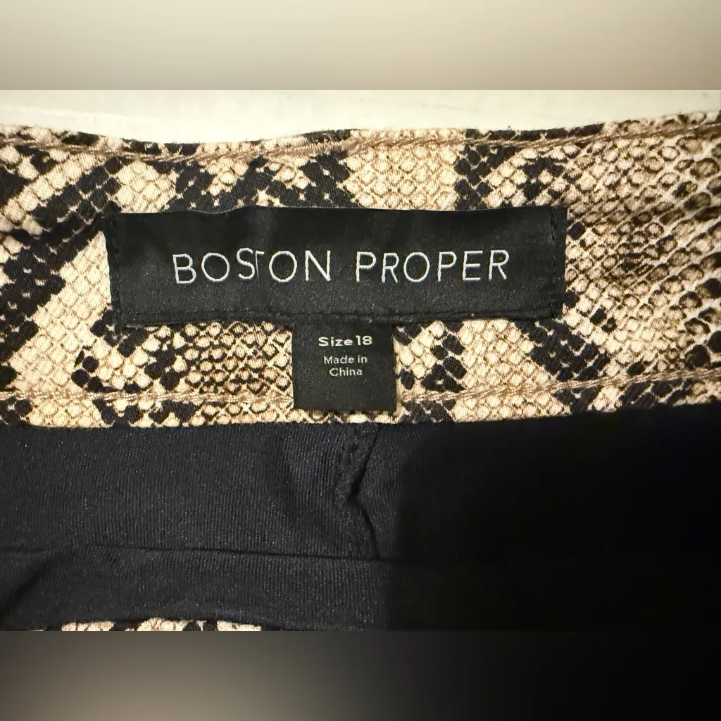 Boston Proper Women’s Plus Desert Python Print Denim Stretch Skort 18 - Image 2