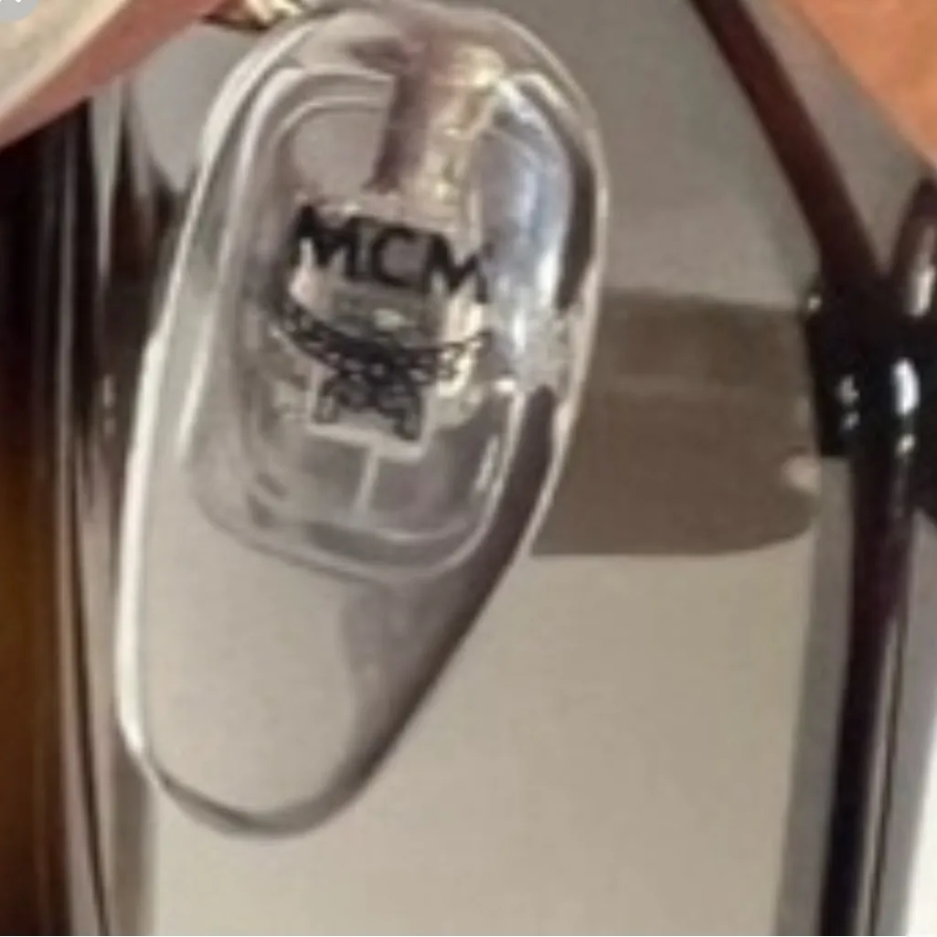 NWOT🕶️Authentic MCM Women’s Sunglasses - Image 7