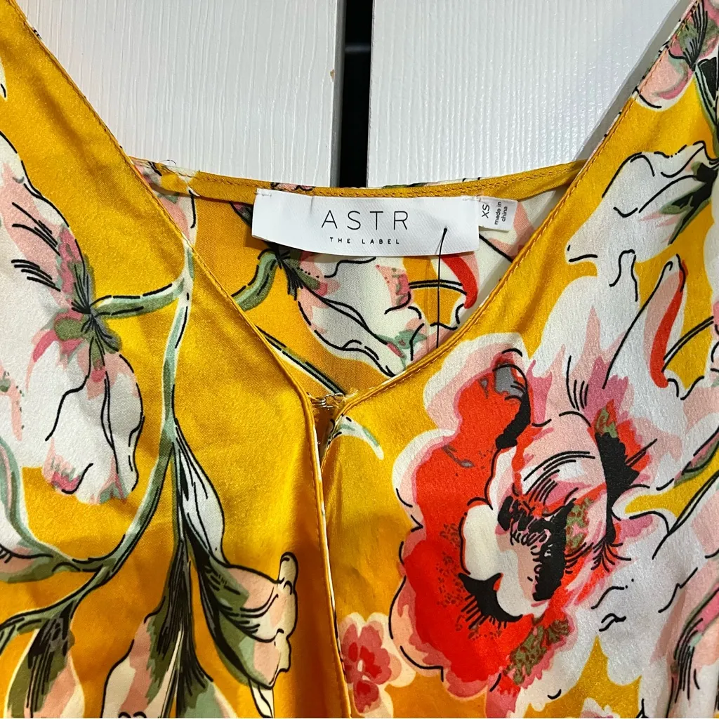 ASTR The Label Yellow Floral Midi Dress NWT Size XS Satin Wrap Ruffle Tie Straps - Image 9