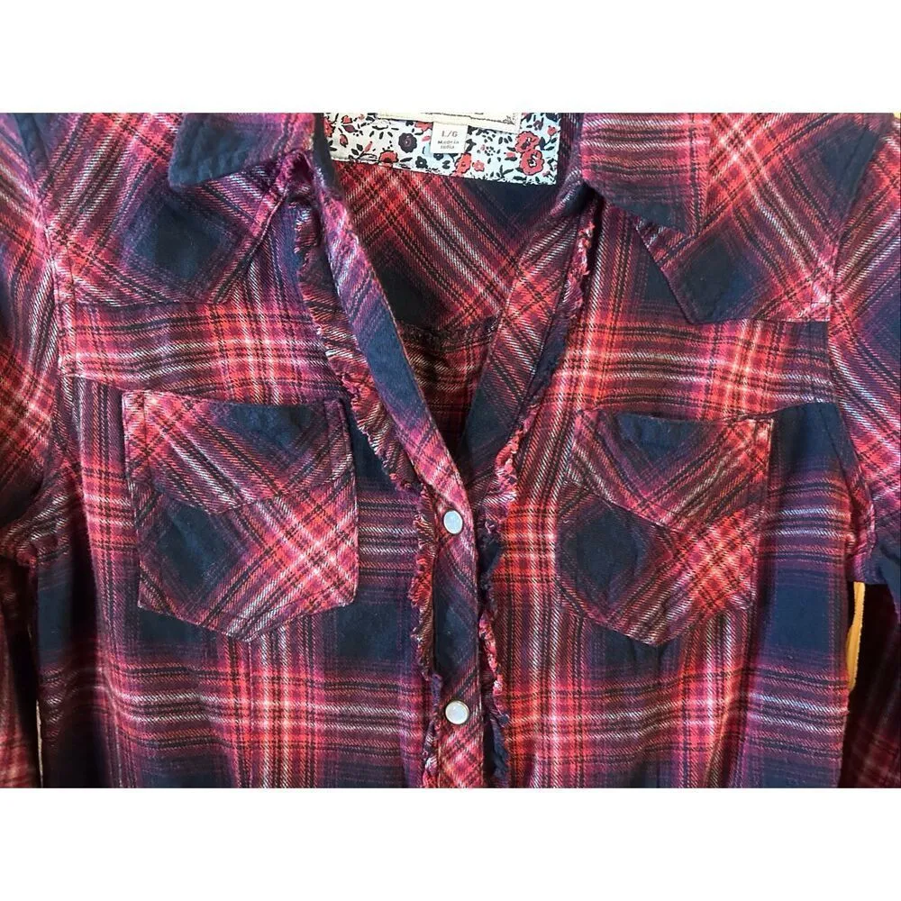 Decree Juniors Red Purple Plaid Button Up Pearl Snap Top Size Large (5478) - Image 3