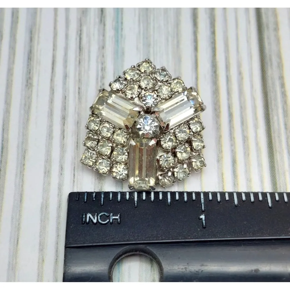 Beautiful Silver Tone Crystal Clip On Earrings Baguettes & Round Crystals 1" - Image 10