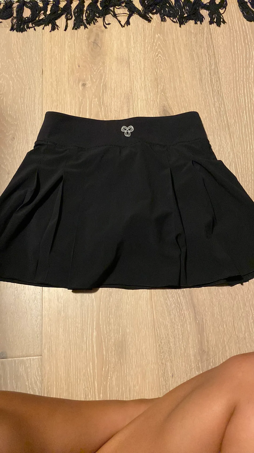 Aritzia TNA Skirt - Image 3