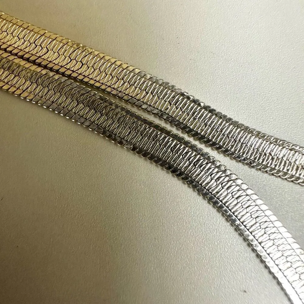 Silver tone herringbone chain bracelet - Image 8