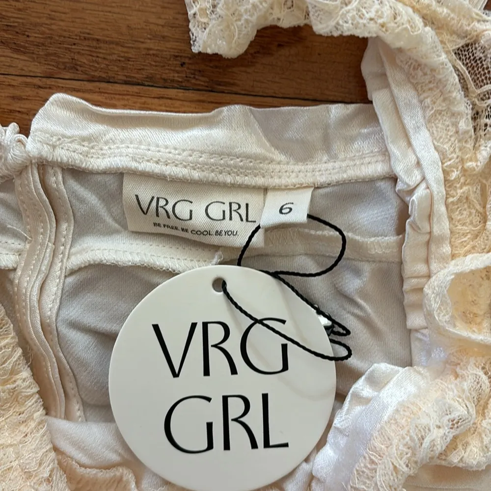 Vrg girl tank top Size 6 - Image 2