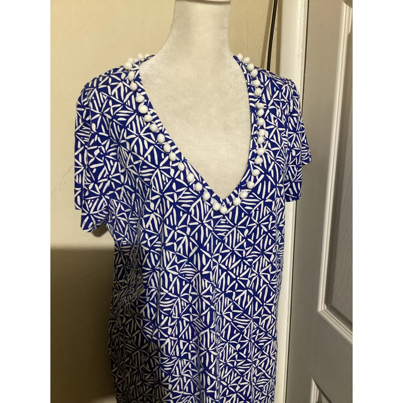 Lilly Pulitzer Blue White Print V Neck Pom Pom Trim Dress Size Medium - Image 2