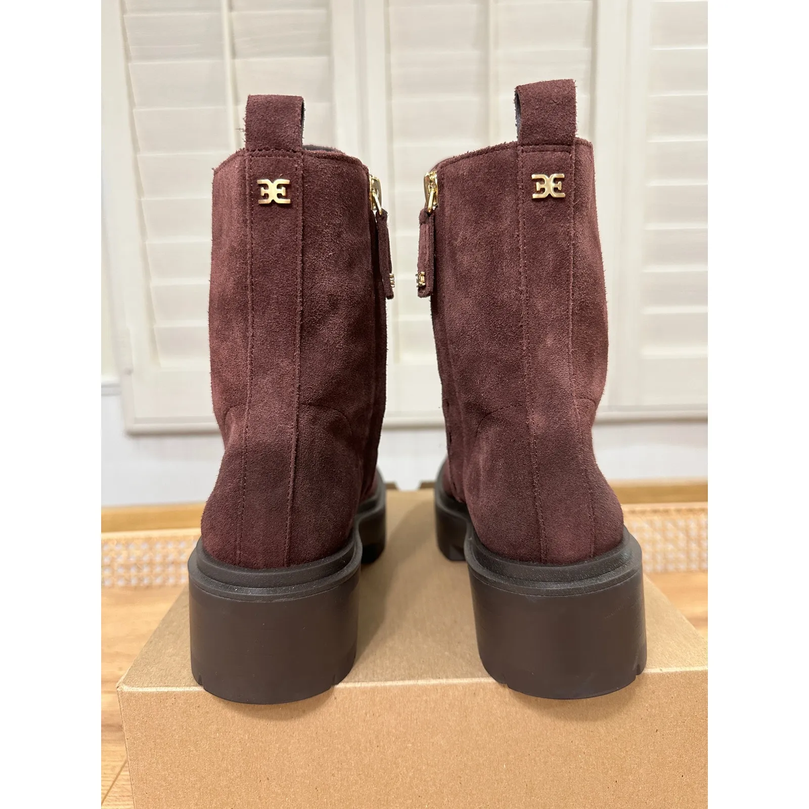 Sam Edelman Lovrin Bootie Spiced Pecan Size 5.5 NWOT Gold Details Dark Burgundy - Image 9